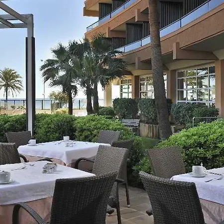 酒店 Sumba- Borneo 4*